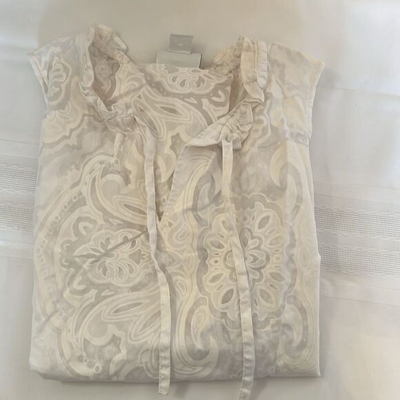 Liz Claiborne Sheer Cotton Top with Floral Design - Size Medium - Picture 3 of 5